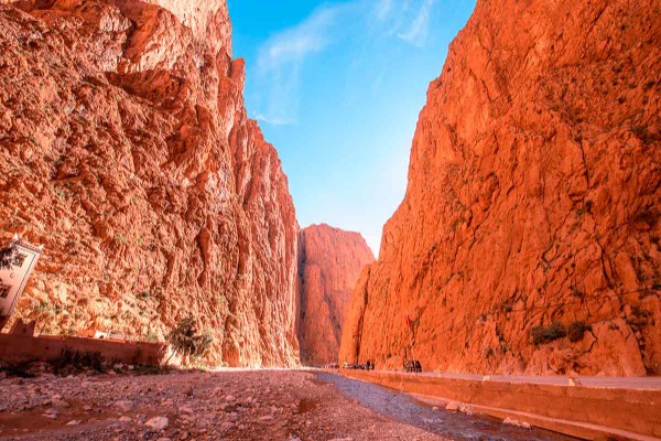 Desfiladeiros do Todra Desfiladeiros do Todra durante a excursão ao deserto de Merzouga