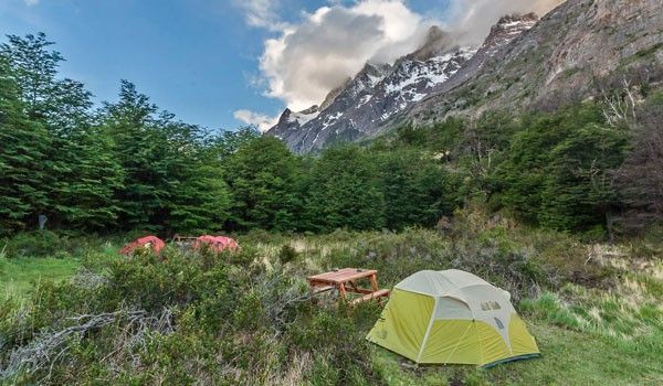 barraca no acampamento base de grey de torres del paine