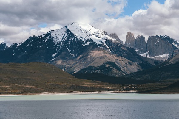 Paisagem nevada de Torres del Paine