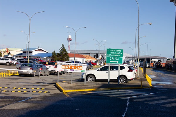 estacionamento público no aeroporto de punta arenas