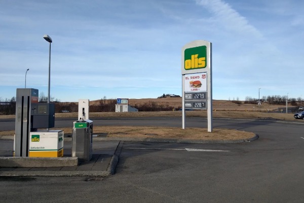 Posto de gasolina Olís em Hella, ponto final do passeio Estação de serviço Olís Hellu em Hella, ponto de encontro para o traslado de ônibus para Reykjavík.