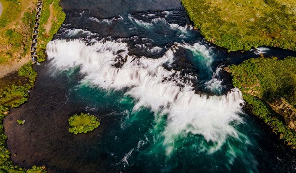vista aérea da cachoeira faxi, Islândia