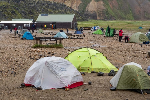 três barracas no Landmannalaugar Camp