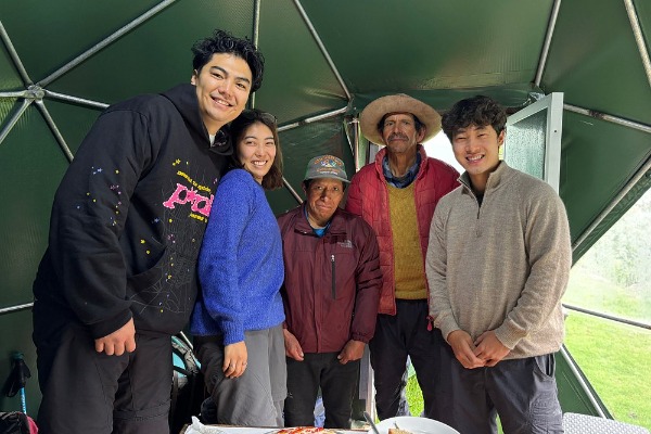 Grupo da trilha Salkantay no acampamento