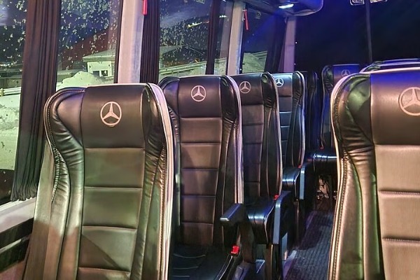 Kleinbus innen Bild des Kleinbusses im Inneren