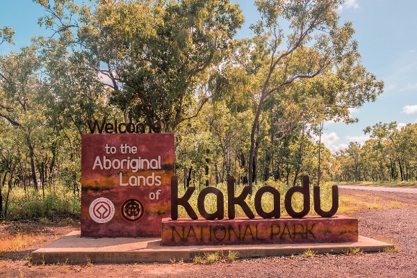 Eingang zum Kakadu-Nationalpark Eingangsschild am Kakadu-Nationalpark