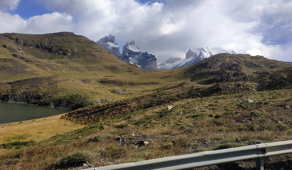 Blick aus dem Minibus in Torres del Paine