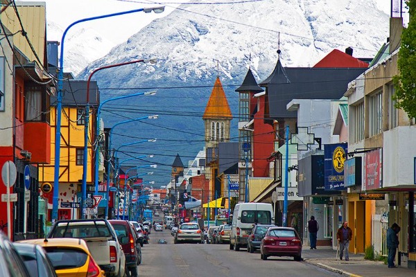 Ankunft in El Calafate Die Innenstadt von El Calafate, das Endziel des privaten Transfers von Torres del Paine