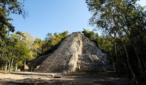cobá maya-pyramide