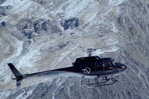 Hubschrauberflug über den Tasmanischen Gletscher