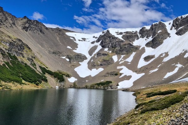 Guanaco Lagoon image of laguna de los Guanacos