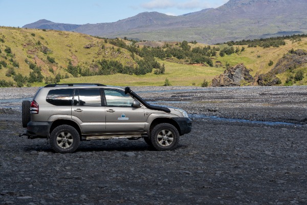 4x4 vehicle in Landmannalaugar