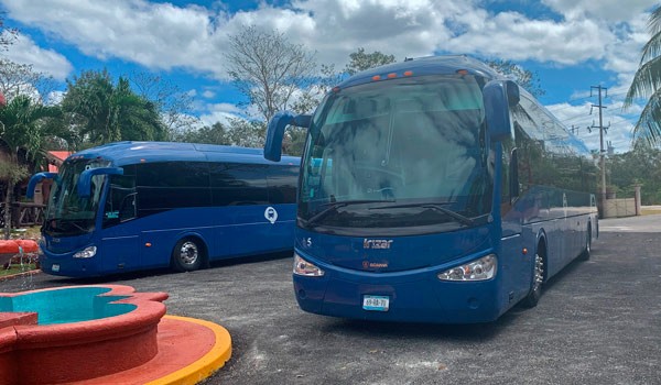 bus for the tour to chichen itza