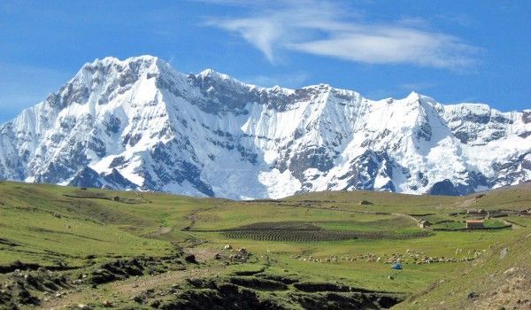 Arapa Pass during the second day of the ausangate trek