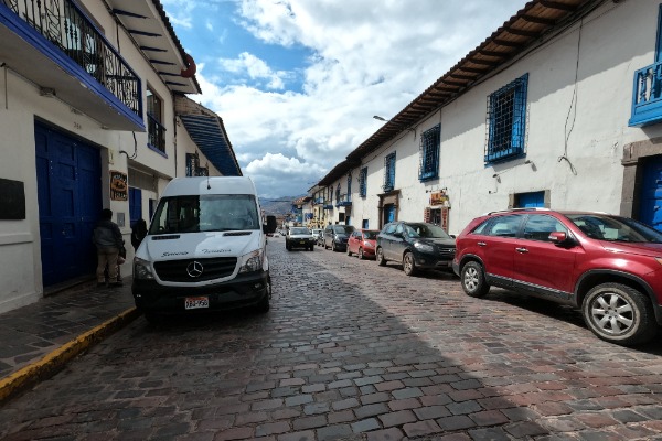 cuzco street during the inca trail tour briefing