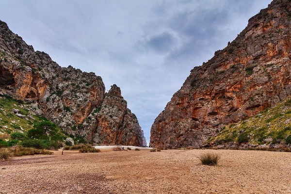 cañón del Torrent de Pareis en la Serra de Tramuntana durante el trekking GR221