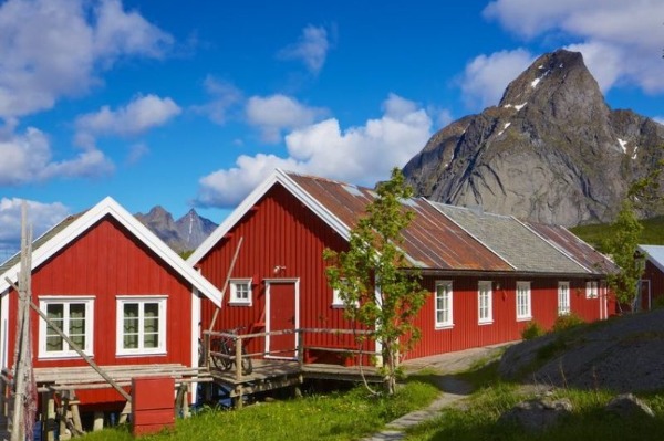 Cabañas rojas del sur Cabañas rojas del sur en islas lofoten