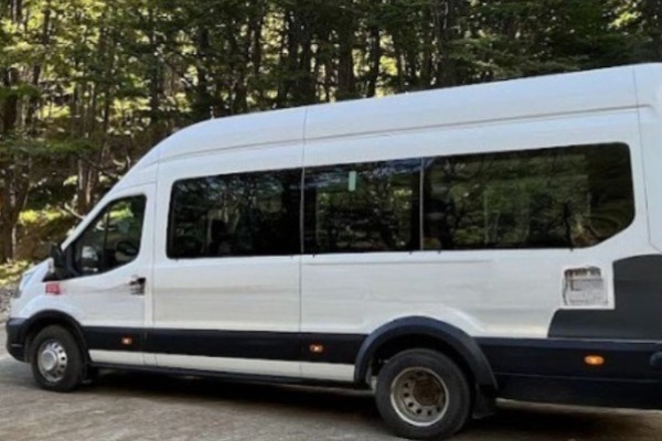 van blanc pour le transfert vers et depuis le lieu d'hébergement à Ushuaia