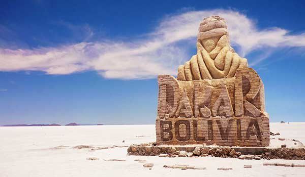 statue de Dakar statue de Dakar à Uyuni : circuit dans le Salar