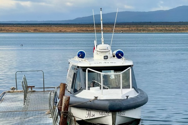 bateau au quai de puerto natales