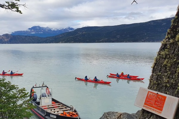 paysage glaciaire Grey paysage du glacier Grey au bord du lac