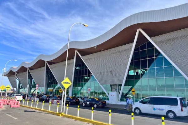 Aéroport d'El Loa à Calama zone de taxis à l'aéroport d'El Loa à Calama