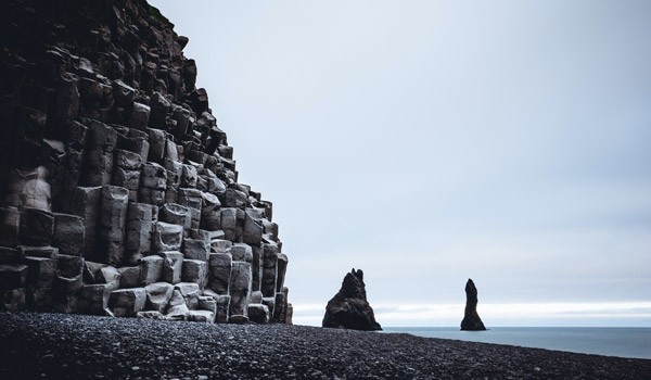 Plage de sable noir de Reynisfjara