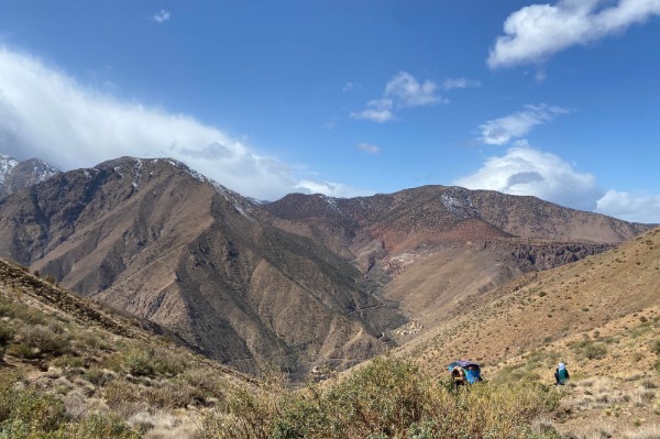 Col de Tizi Tamatert lors du trek « Villages berbères » de 3 jours Randonnée au col de Tizi Tamatert dans le Haut Atlas marocain