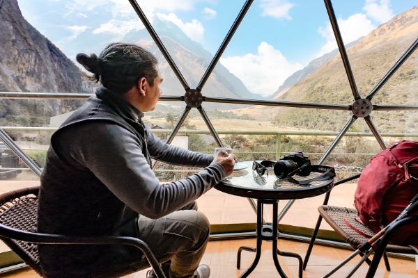 Petit déjeuner au Sky Domes Camp Soraypampa