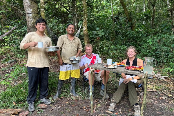 dernier petit déjeuner au camp