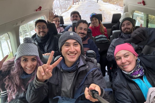 Trasferimento da Ushuaia al punto di partenza del trekking Gruppo di escursionisti durante il trasferimento da Ushuaia al trekking sul ghiacciaio Vinciguerra