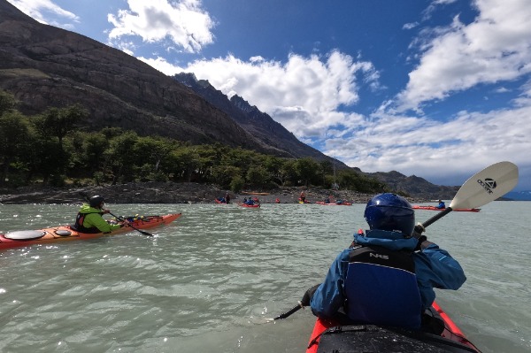 ritorno al campo base Grey ritorno in kayak al campo base Grey