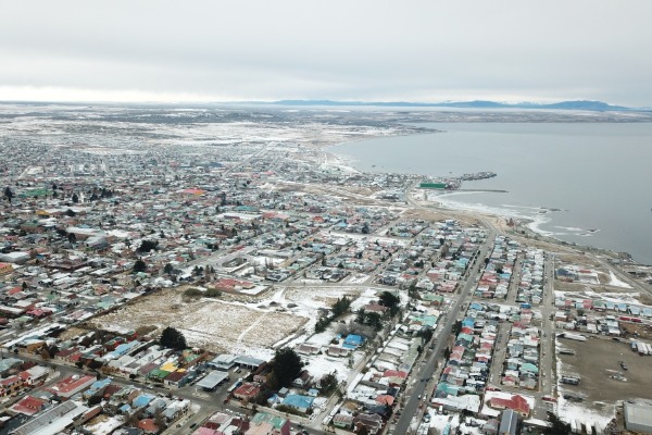 Puerto Natales in inverno Vista aerea della città di Puerto Natales in inverno.