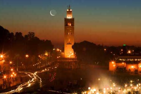 Marrakech di notte Vista notturna di Marrakech al termine del tour del Toubkal nell’Alto Atlante