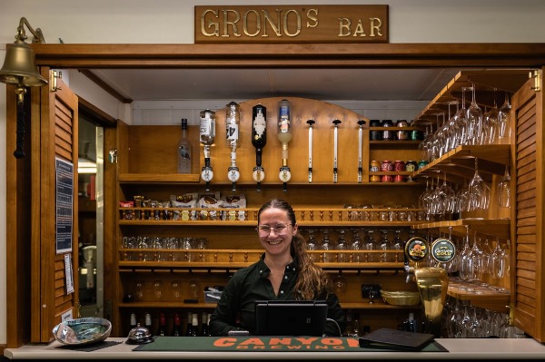 Il personale del bar della nave da crociera